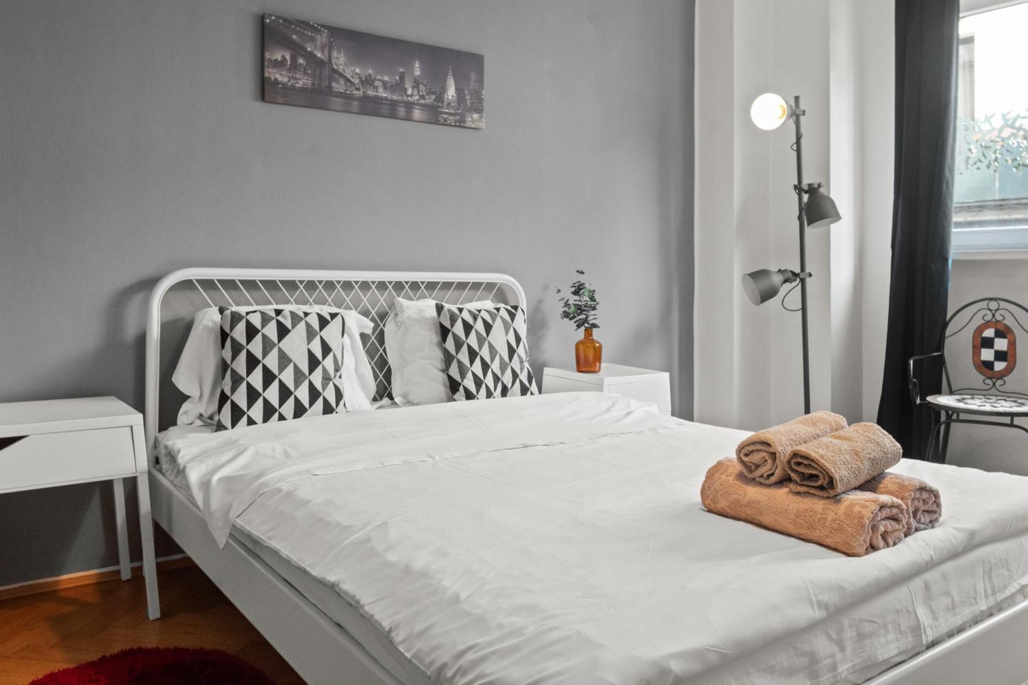 Appartamento Old Town Studio 23B Bucarest Esterno foto